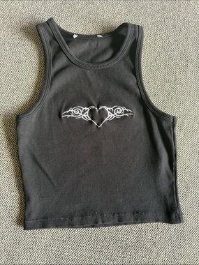 Urban Planet Black Ribbed Cropped Tank with White Heart Embroidery sz S